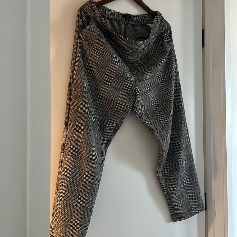 Banana Republic Pull on Plaid Hayden Pant